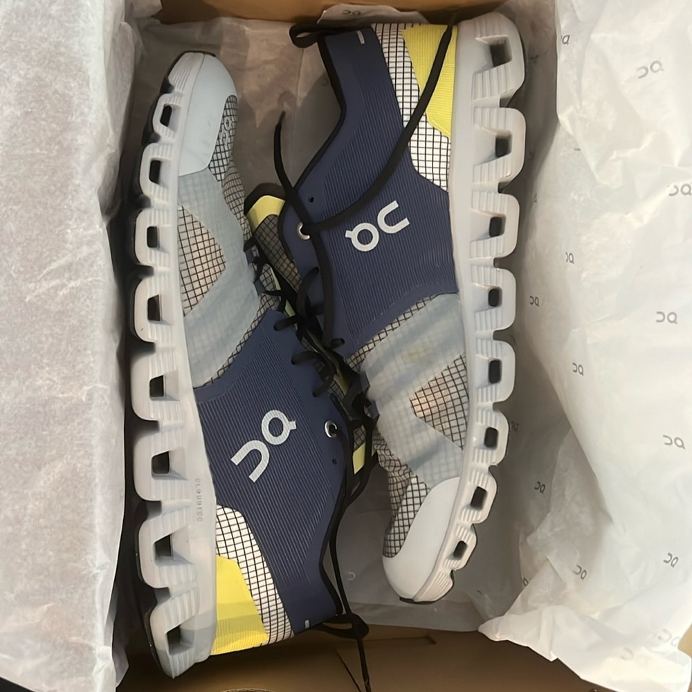 On running shoes cloudxshift men’s 10.5